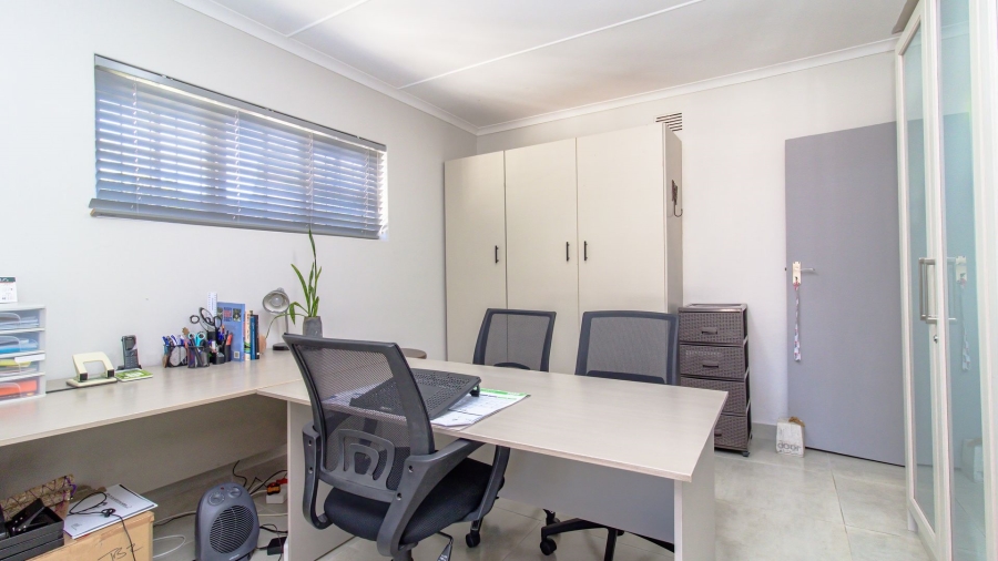 1 Bedroom Property for Sale in Sandbaai Western Cape